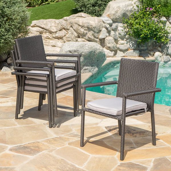 Outdoor Wicker Dining Table and Chairs